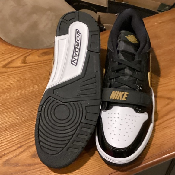 Nike Air Jordan Legacy 312 Low - Picture 2 of 3